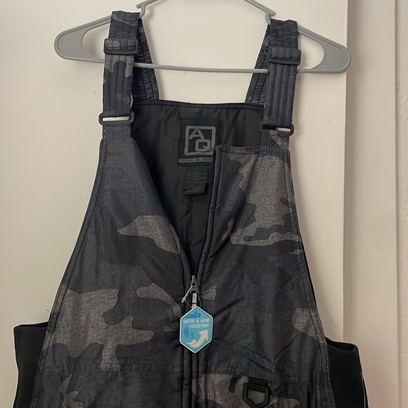 Arctic Quest Women’s Snow Bibs - Picture 2 of 5